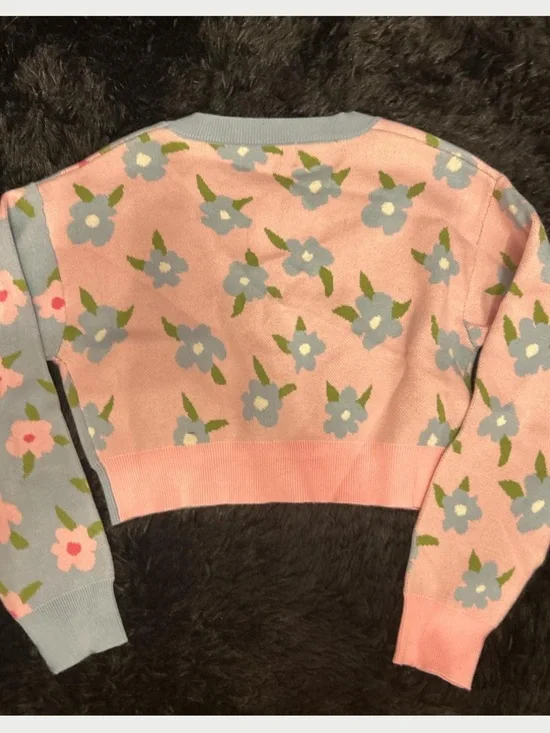 Floral Pastel Cropped Cardigan Sweater - Pink & Blue - Picture 2 of 3